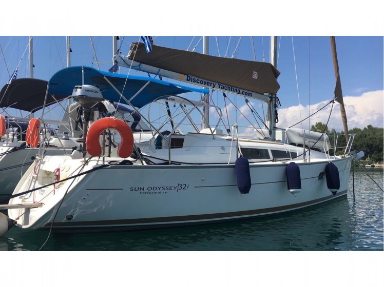 Sun Odyssey 32i - Yacht Charter Sailica