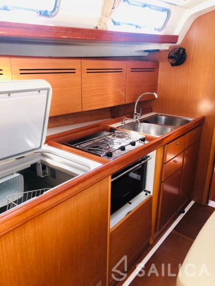 Cyclades 39.3 - Yacht Charter Sailica