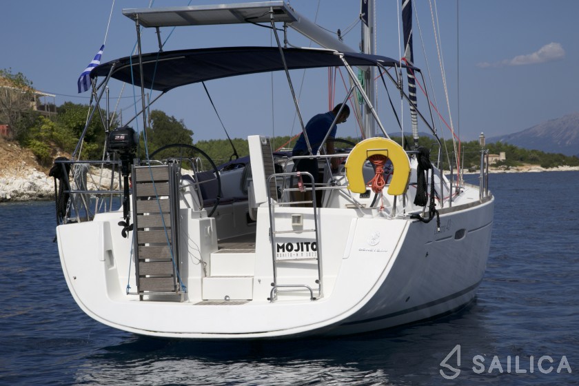 Oceanis 43 - Yacht Charter Sailica