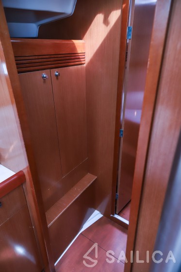 Oceanis 43 - Yacht Charter Sailica