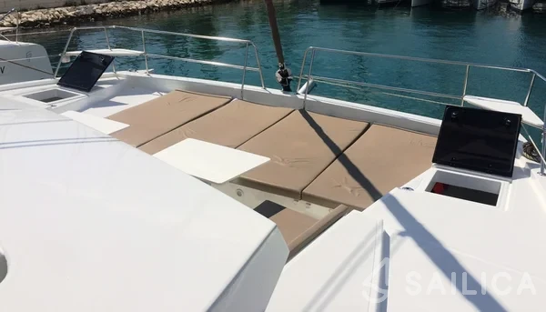 Bali 4.3 - Yacht Charter Sailica