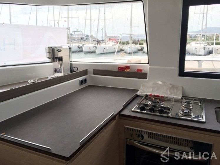 Bali 4.3 - Yacht Charter Sailica