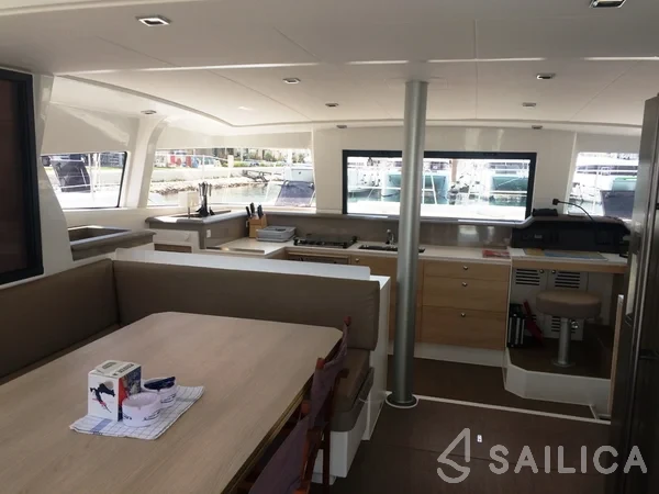 Bali 4.3 - Yacht Charter Sailica