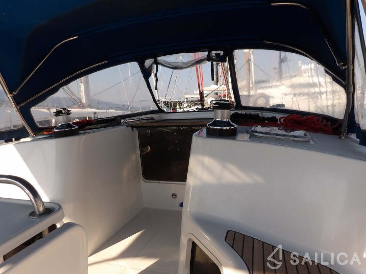 Sun Odyssey 44 i - Yacht Charter Sailica
