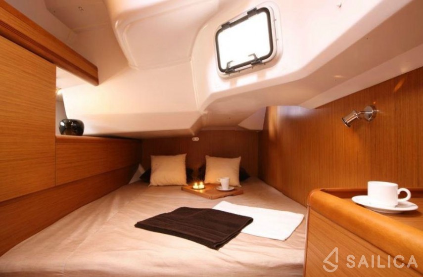Sun Odyssey 44 i - Yacht Charter Sailica