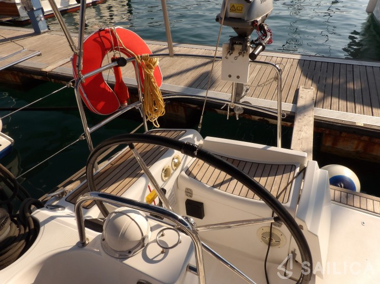Sun Odyssey 44 i - Yacht Charter Sailica