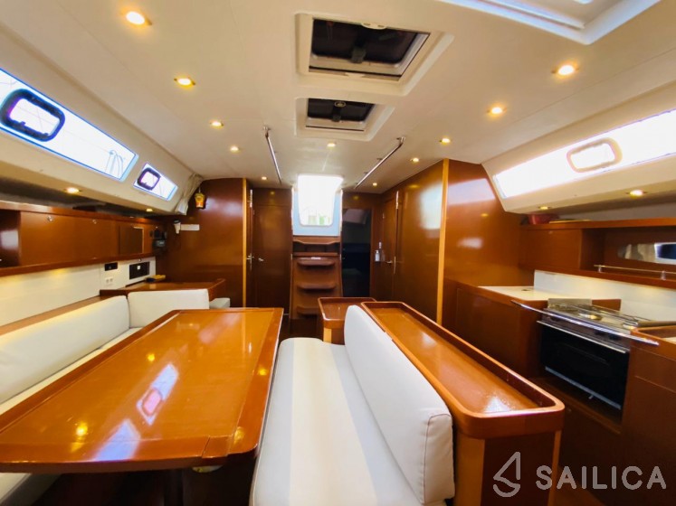 Oceanis 50 Family - Yacht Charter Sailica