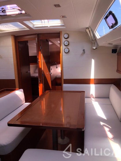 Oceanis 50 Family - Yacht Charter Sailica