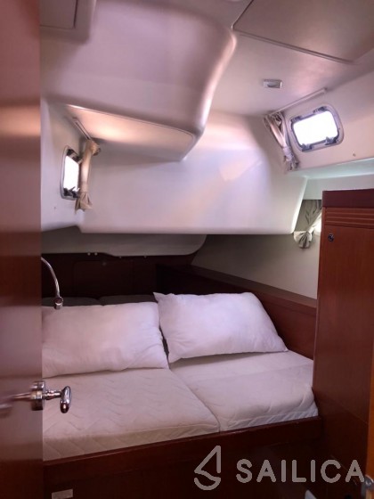 Oceanis 50 Family - Yacht Charter Sailica