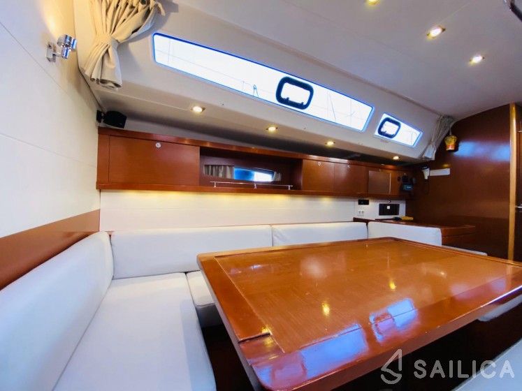 Oceanis 50 Family - Yacht Charter Sailica