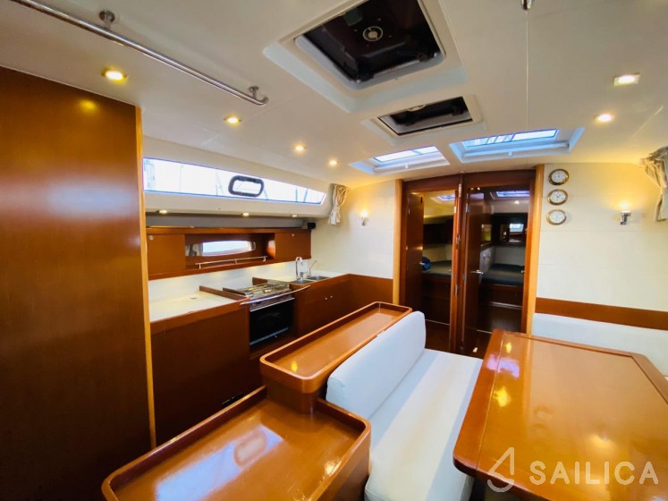 Oceanis 50 Family - Yacht Charter Sailica