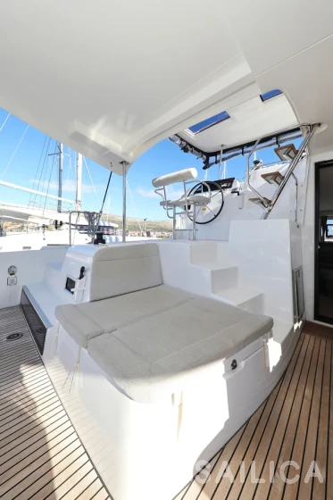 Lagoon 42 - Yacht Charter Sailica