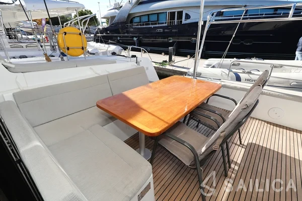 Lagoon 42 - Yacht Charter Sailica