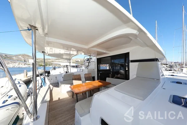Lagoon 42 - Yacht Charter Sailica