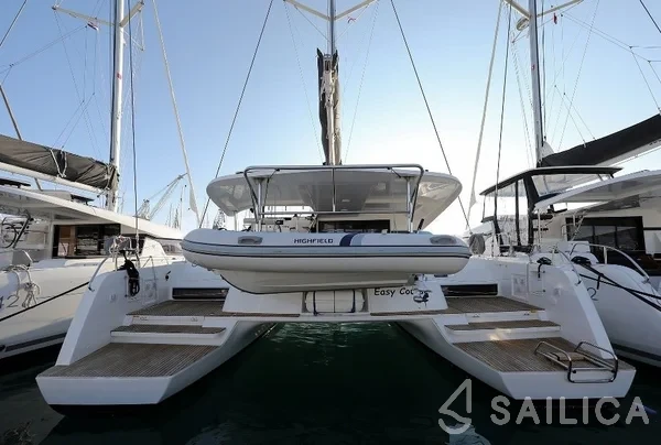 Lagoon 42 - Yacht Charter Sailica