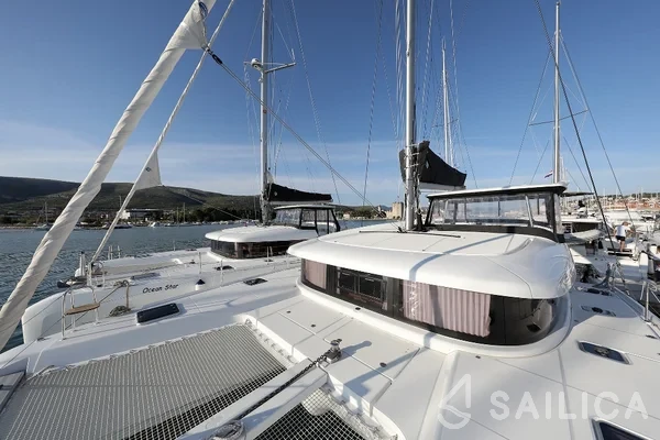Lagoon 42 - Yacht Charter Sailica