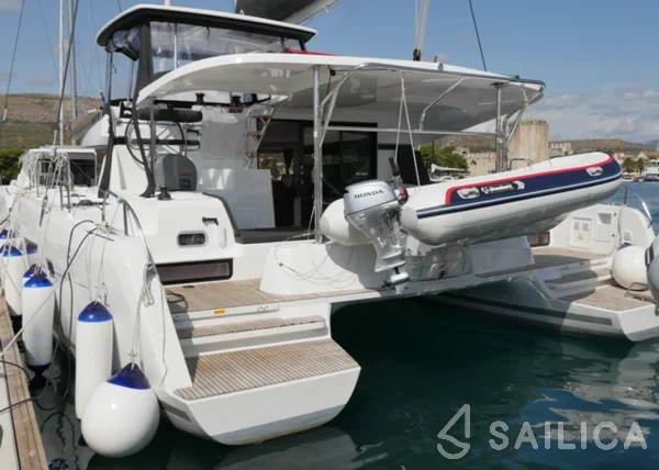 Lagoon 42 - Yacht Charter Sailica
