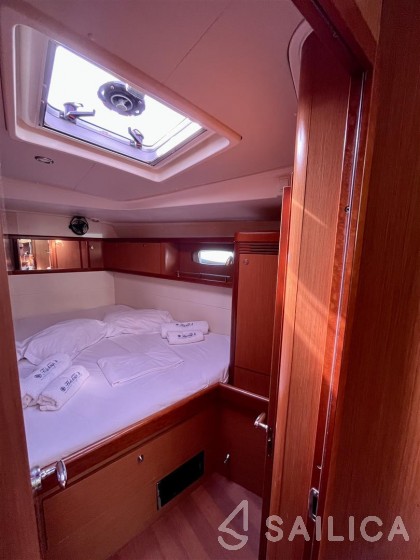 Oceanis 54 - Yacht Charter Sailica