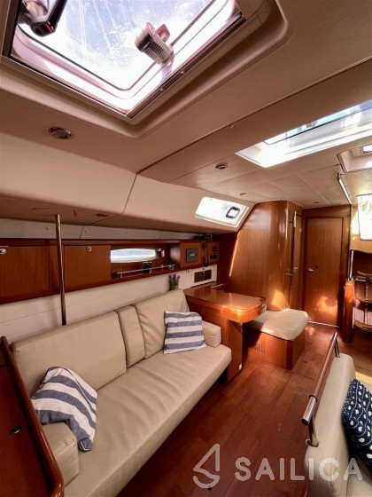 Oceanis 54 - Yacht Charter Sailica