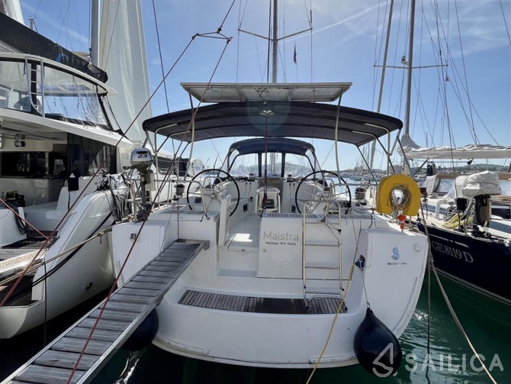 Oceanis 54 - Yacht Charter Sailica