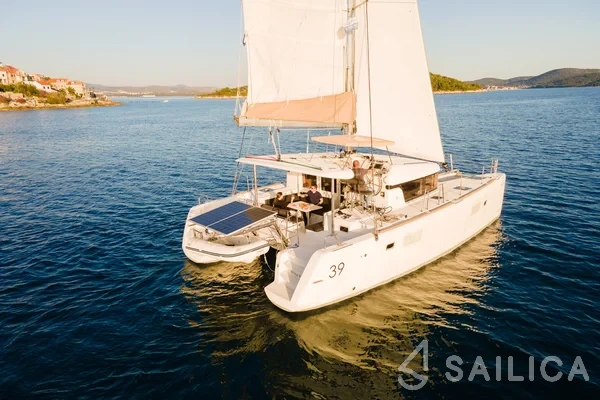 Lagoon 39 - Yacht Charter Sailica