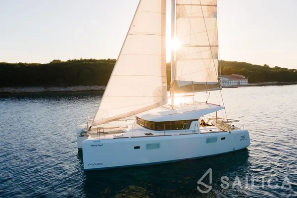 Lagoon 39 - Yacht Charter Sailica