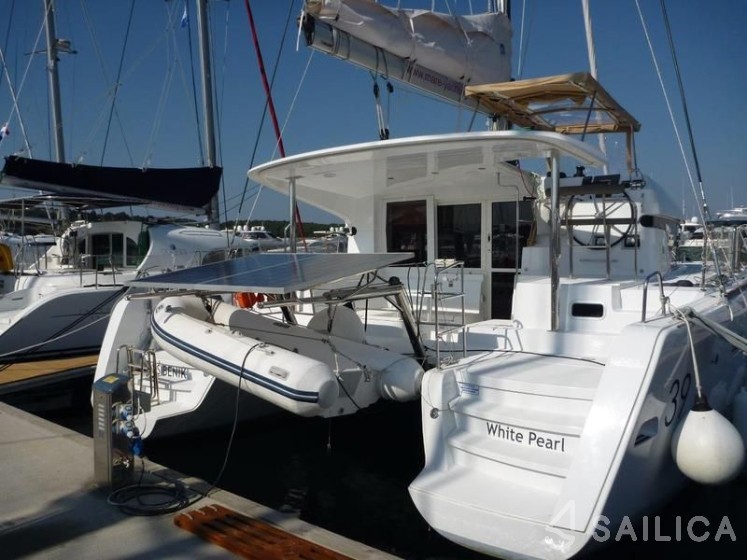 Lagoon 39 - Yacht Charter Sailica