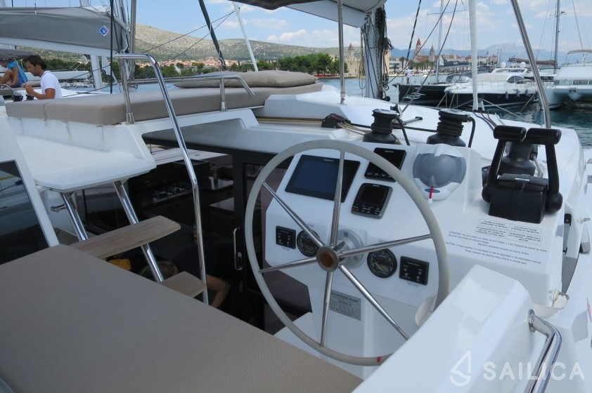 Saona 47 - Yacht Charter Sailica