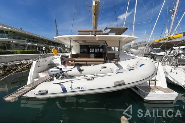 Saona 47 - Yacht Charter Sailica