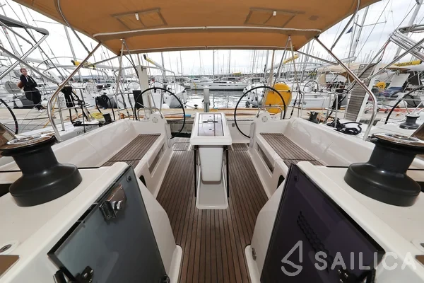 Dufour 412 GL - Yacht Charter Sailica