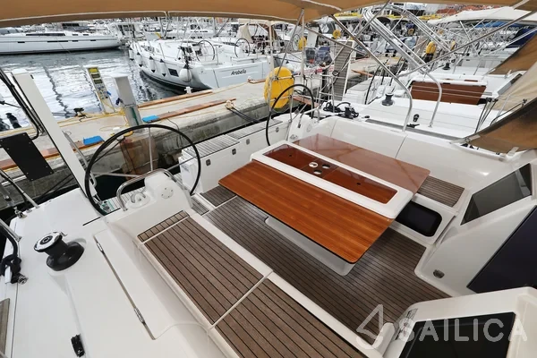 Dufour 412 GL - Yacht Charter Sailica