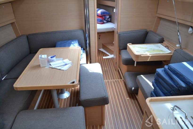 Dufour 412 GL - Yacht Charter Sailica