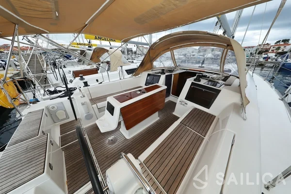 Dufour 412 GL - Yacht Charter Sailica