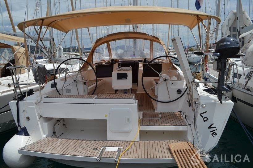 Dufour 412 GL - Yacht Charter Sailica