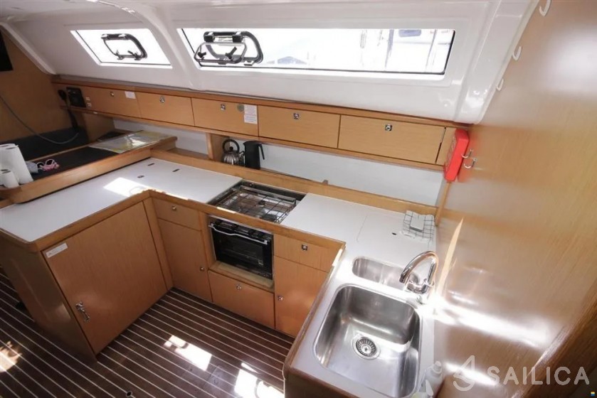 Bavaria 51 Cruiser - Yacht Charter Sailica