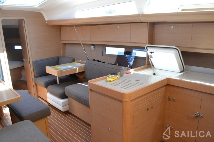Dufour 412 GL - Yacht Charter Sailica