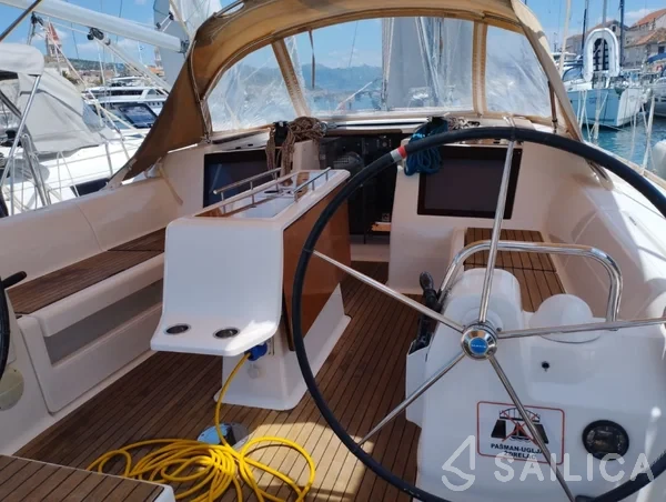 Dufour 412 GL - Yacht Charter Sailica
