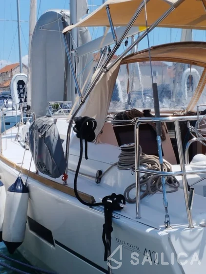 Dufour 412 GL - Yacht Charter Sailica