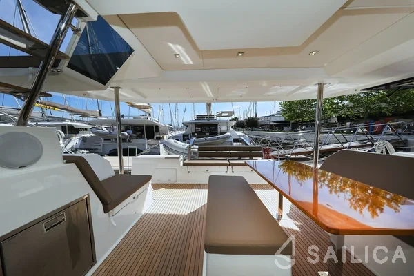 Saona 47 - Yacht Charter Sailica