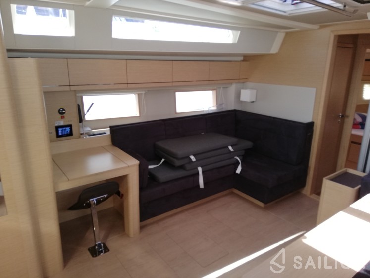 Hanse 548 - Yacht Charter Sailica