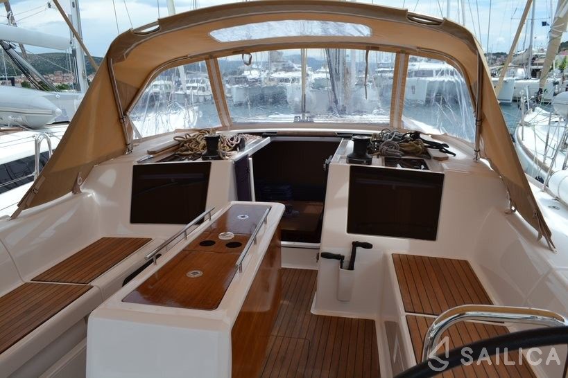 Dufour 460 GL - Yacht Charter Sailica