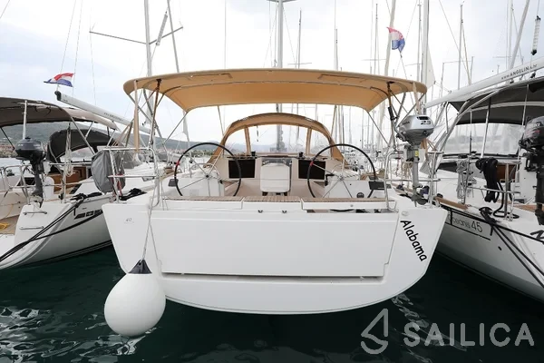 Dufour 412 GL - Yacht Charter Sailica