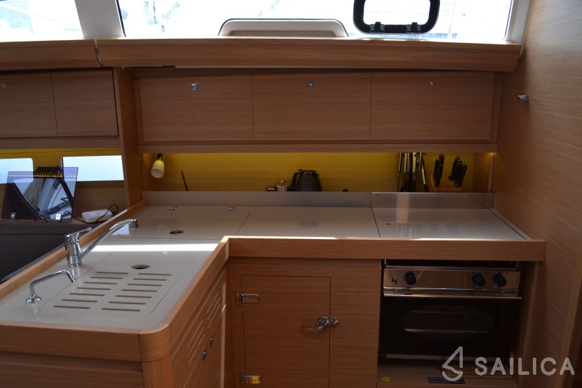 Dufour 412 GL - Yacht Charter Sailica