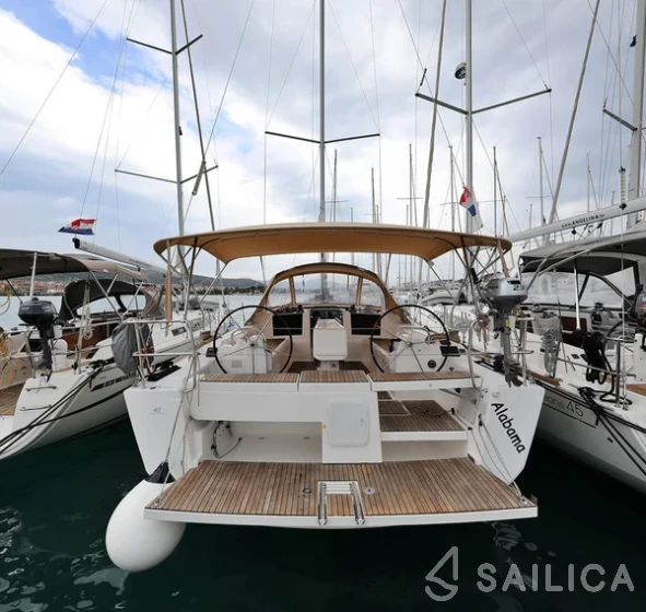 Dufour 412 GL - Yacht Charter Sailica