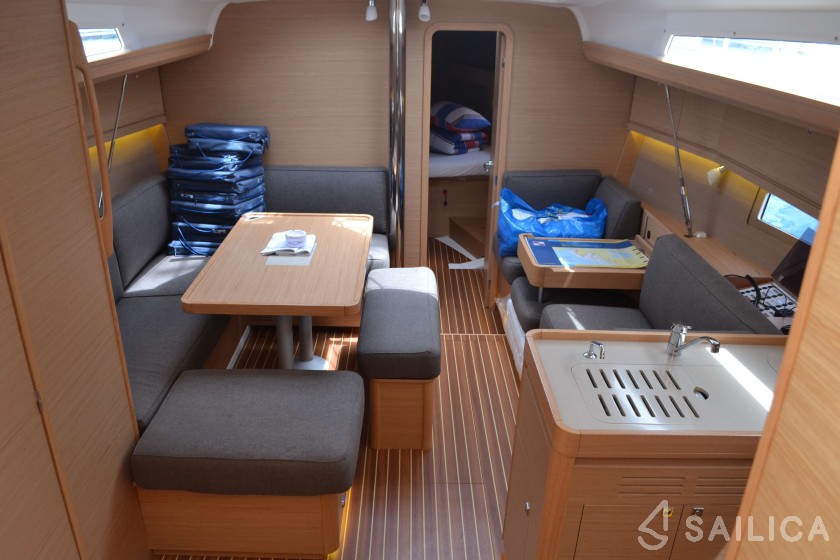 Dufour 412 GL - Yacht Charter Sailica