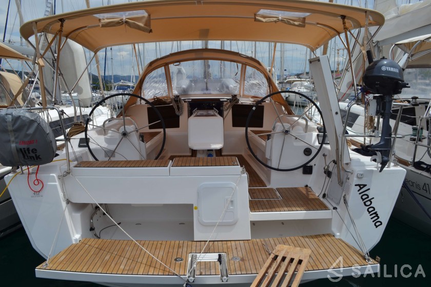Dufour 412 GL - Yacht Charter Sailica