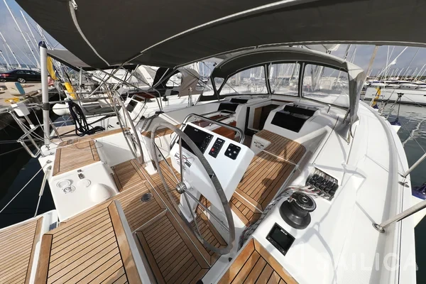 Hanse 455 - Yacht Charter Sailica