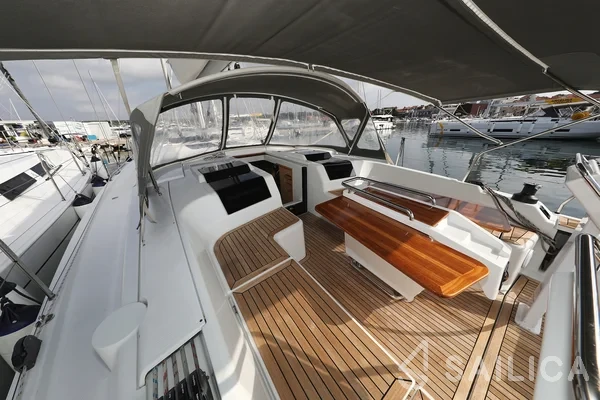Hanse 455 - Yacht Charter Sailica