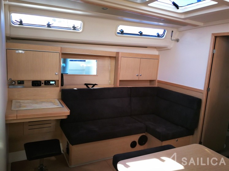 Hanse 455 - Yacht Charter Sailica
