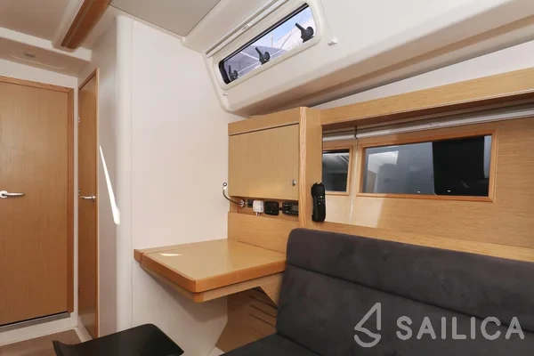 Hanse 455 - Yacht Charter Sailica
